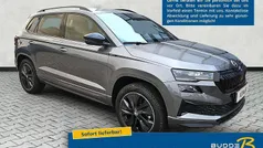 Graphitegrau metallic Neu 2025 Skoda Karoq SportLine SUV | 39.490 € (Guter Preis)