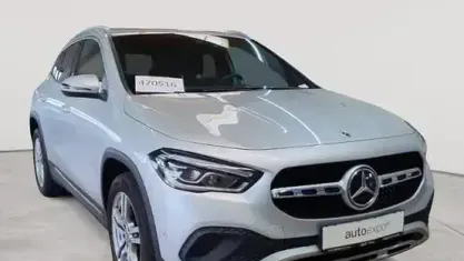 Gebraucht Mercedes GLA180 Progressive 116 PS (85 kW) 2023 Iridiumsilber metallic SUV