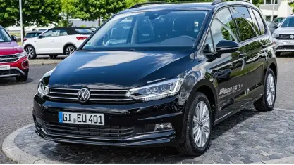 Gebraucht VW Touran Comfortline 150 PS (110 kW) 2026 Schwarz Van / Kleinbus
