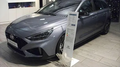 Meta blue mineraleffekt Gebraucht 2025 Hyundai i30 N Line Kombi | 29.790 € (Fairer Preis)