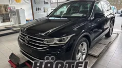 Deep black perleffekt, pearl effect Gebraucht 2021 VW Tiguan Elegance SUV | 30.100 € (Fairer Preis)