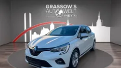 Weiß Gebraucht 2022 Renault Clio V Business Kleinwagen | 16.490 € (Fairer Preis)