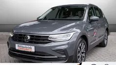 Grau Gebraucht 2022 VW Tiguan Business SUV | 24.990 € (Guter Preis)