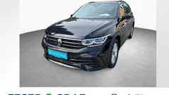 Deep black perleffekt Gebraucht 2024 VW Tiguan Allspace R-line SUV | 45.440 € (Fairer Preis)