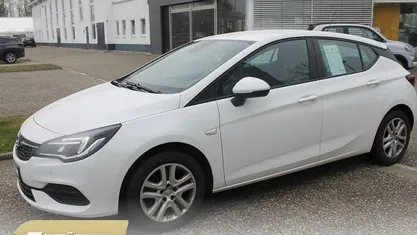 Gebraucht Opel Astra Edition 110 PS (80 kW) 2020 Schnee weiß Limousine