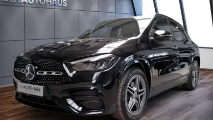 Gebraucht Mercedes GLA200 AMG line 163 PS (119 kW) 2024 Schwarz SUV