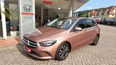 Gold Gebraucht 2021 Mercedes B180 Van / Kleinbus | 22.650 € (Guter Preis)