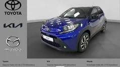 Juniper blue metallic, dach m Gebraucht 2024 Toyota Aygo Team Kleinwagen | 18.790 € (Fairer Preis)