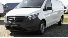 Weiß Gebraucht 2024 Mercedes Vito Van / Kleinbus | 34.213 € (Fairer Preis)