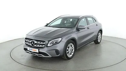 Grau Gebraucht 2017 Mercedes GLA220 Urban SUV | 20.390 € (Fairer Preis)