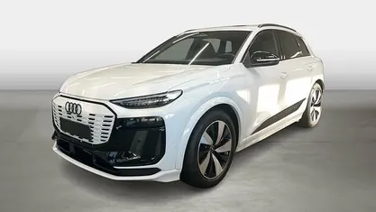 Gebraucht Audi Q6 e-tron Ambiente 284 kW (387 PS) 2025 Weiß (gletscherweiß) SUV