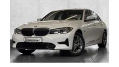 Weiß Gebraucht 2022 BMW 320 Sport Line Limousine | 28.890 € (Superpreis)