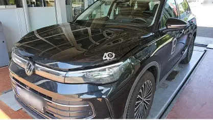 Gebraucht VW Tiguan Life 150 PS (110 kW) 2025 Grenadillschwarz metallic SUV