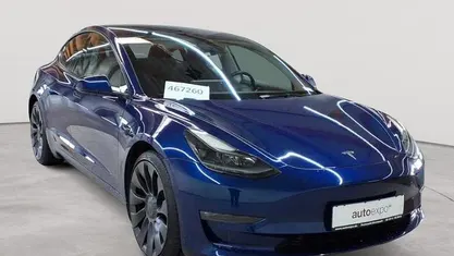 Second-hand Tesla Model 3 Performance 376 kW (512 CP) 2022 Albastru Berlinǎ