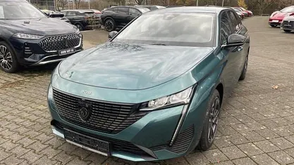 Neu Peugeot 308 SW Allure 131 PS (96 kW) 2025 Blau Kombi