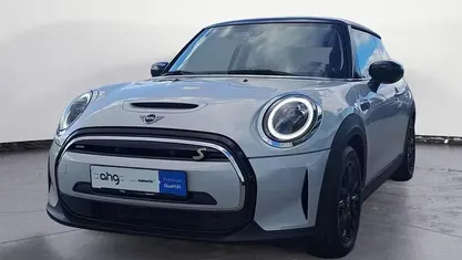 Gebraucht Mini Cooper SE Classic 135 kW (184 PS) 2022 Weiß Kleinwagen
