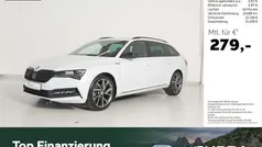 Weiss Gebraucht 2023 Skoda Superb SportLine Kombi | 39.380 € (Fairer Preis)
