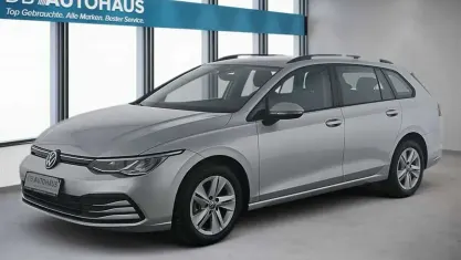 Gebraucht VW Golf VIII Life 110 PS (80 kW) 2024 Silber Kombi