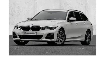 Alpinweiss iii Gebraucht 2022 BMW 320 M Sport Kombi | 29.999 € (Guter Preis)