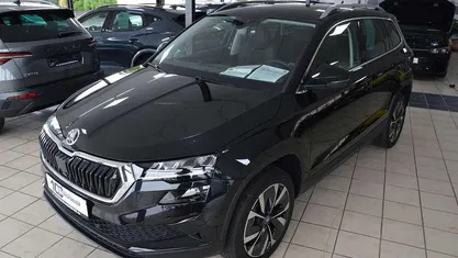 Gebraucht 2025 Skoda Karoq Selection SUV | 36.490 € (Fairer Preis)