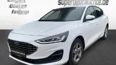 Frostweiß Gebraucht 2023 Ford Focus Titanium Limousine | 19.950 € (Fairer Preis)