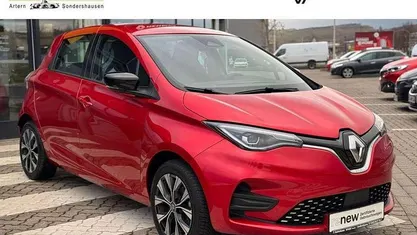 Rot (dezirrot (rot)) Gebraucht 2022 Renault Zoe Evolution Kleinwagen | 17.990 € (Fairer Preis)