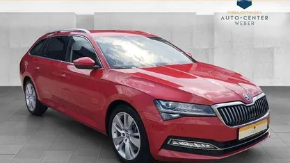 Velvetrot (metallic) Gebraucht 2022 Skoda Superb Style Kombi | 30.990 € (Guter Preis)