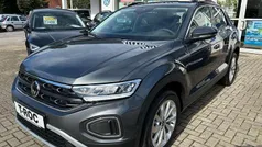 Indiumgrau metallic Gebraucht 2024 VW T-Roc Life SUV | 29.990 € (Fairer Preis)