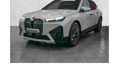 Gebraucht BMW iX M Sport 239 kW (326 PS) 2023 Mineralweiss SUV