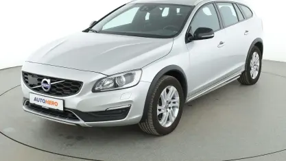Gebraucht Volvo V60 CC Plus 190 PS (139 kW) 2017 Silber Kombi