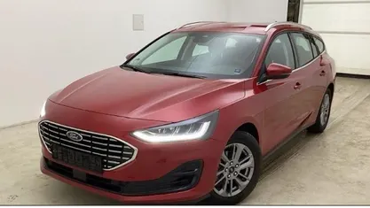 Rot Gebraucht 2025 Ford Focus Titanium Kombi | 22.782 € (Superpreis)