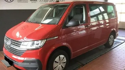Gebraucht VW Multivan Family 150 PS (110 kW) 2021 Rot Van