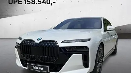 Gebraucht 2025 BMW 550e Shadowline Kombi | 123.321 €