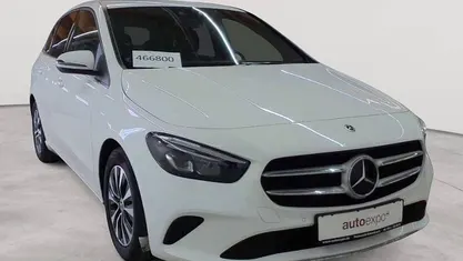 Gebraucht Mercedes B200 Style 150 PS (110 kW) 2020 Polarweiß Van / Kleinbus
