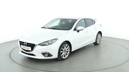 Weiß Gebraucht 2015 Mazda 3 Urban Limited Limousine | 12.040 € (Fairer Preis)