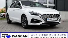 Weiß Gebraucht 2024 Hyundai i30 Advantage Limousine | 21.490 € (Superpreis)