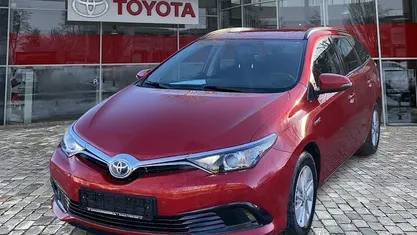 Rot Gebraucht 2016 Toyota Auris Touring Sports Cool Kombi | 12.990 € (Fairer Preis)