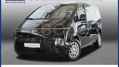 Gebraucht Hyundai Staria Trend 177 PS (130 kW) 2024 Abyss black (schwarz) Van / Kleinbus