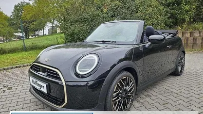Midnight schwarz (metallic) Gebraucht 2024 Mini Cooper Cabriolet Cabrio | 32.562 € (Guter Preis)