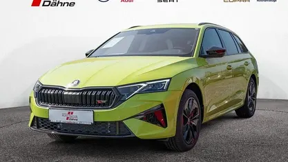 Neu Skoda Octavia RS 265 PS (194 kW) 2025 Grün Kombi