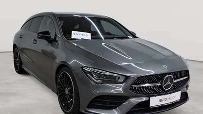 Gebraucht Mercedes CLA200 Shooting Brake AMG line 163 PS (119 kW) 2023 Mountaingrau metallic Kombi