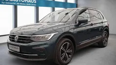 Blau Gebraucht 2023 VW Tiguan Life SUV | 29.890 € (Fairer Preis)