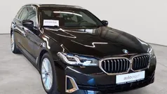 Saphirschwarz metallic Gebraucht 2021 BMW 530e Luxury Line Kombi | 27.390 € (Superpreis)