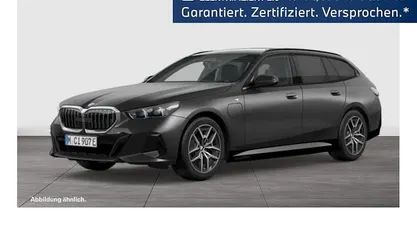 Gebraucht 2025 BMW 550e M Sport Kombi | 74.800 € (Fairer Preis)