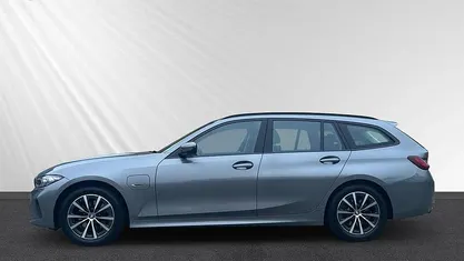 Gebraucht BMW 330e 184 PS (135 kW) 2022 Kombi
