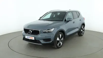Gebraucht Volvo XC40 Momentum 163 PS (119 kW) 2022 Grau SUV