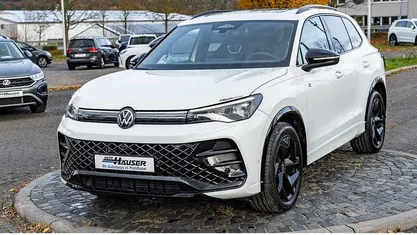 Gebraucht VW Tiguan R-line 150 PS (110 kW) 2025 Schwarz SUV
