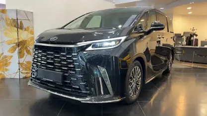 Neu Lexus LM350h Luxury Line 250 PS (183 kW) 2025 Graphite black Van / Kleinbus