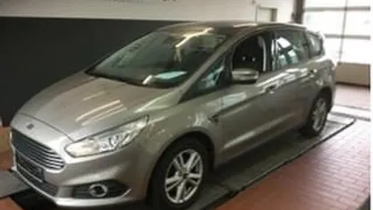 Gebraucht Ford S-MAX Business Edition 160 PS (117 kW) 2017 Silber Van / Kleinbus