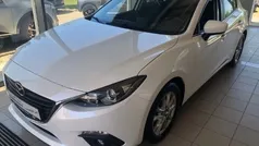 Weiss Gebraucht 2016 Mazda 3 Center-Line Limousine | 11.890 € (Fairer Preis)